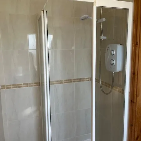 4 Bedroom House בית נופש טראלי