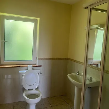4 Bedroom House * טראלי