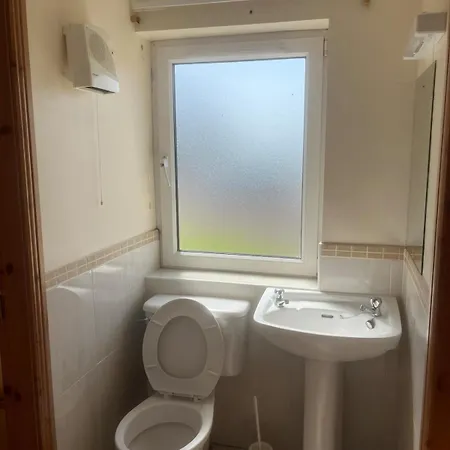 בית נופש 4 Bedroom House טראלי